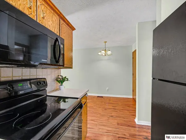 311 E 17th AVE, Bellevue, NE 68005
