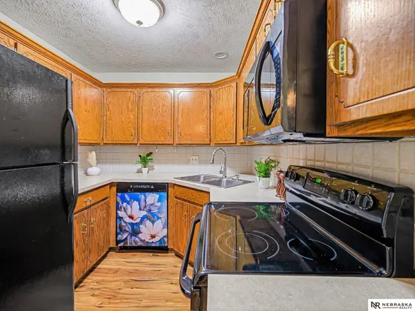 311 E 17th AVE, Bellevue, NE 68005