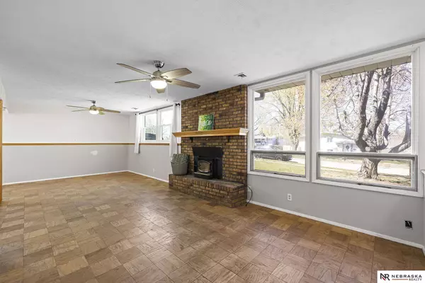 8203 Meredith Avenue, Omaha, NE 68134