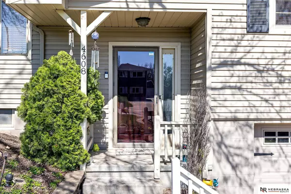 4608 N View Drive, Omaha, NE 68134
