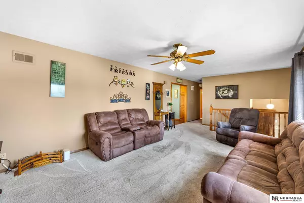 4608 N View Drive, Omaha, NE 68134