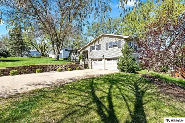 4608 N View Drive, Omaha, NE 68134