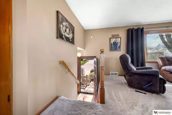 4608 N View Drive, Omaha, NE 68134