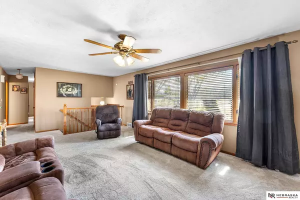 4608 N View Drive, Omaha, NE 68134