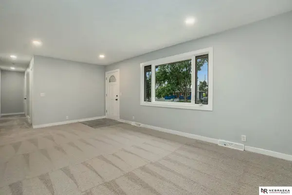 11429 R Street, Omaha, NE 68137