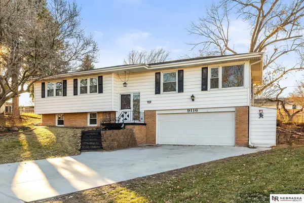 9116 S Circle, Omaha, NE 68127