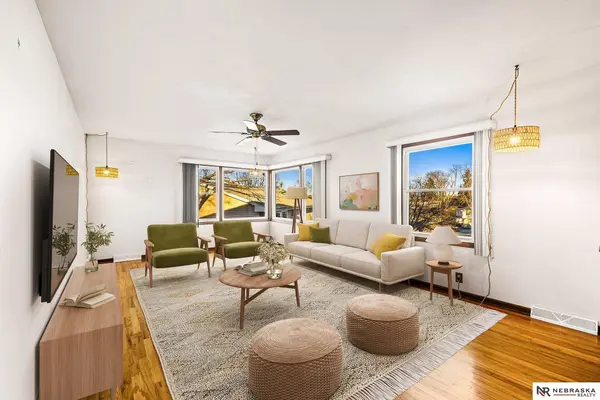 9116 S Circle, Omaha, NE 68127