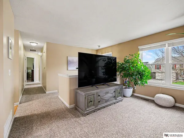 14502 Knudsen ST, Bennington, NE 68007