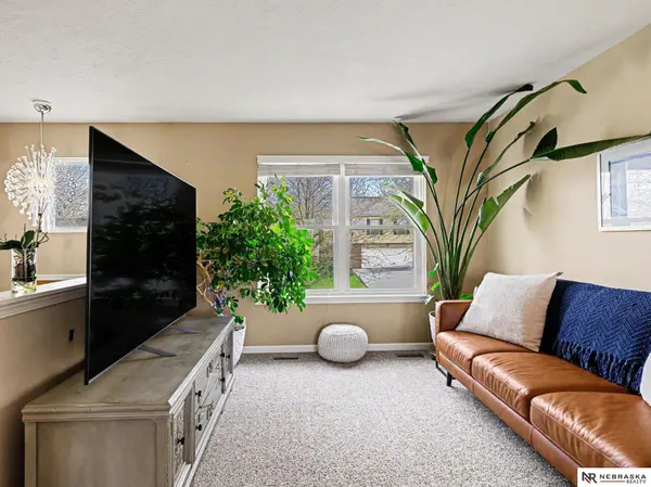 14502 Knudsen ST, Bennington, NE 68007