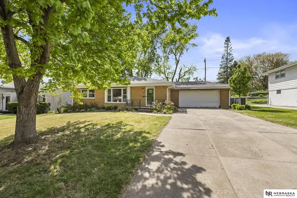 758 N 74th AVE, Omaha, NE 68114