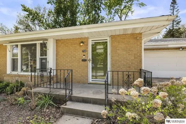 758 N 74th AVE, Omaha, NE 68114