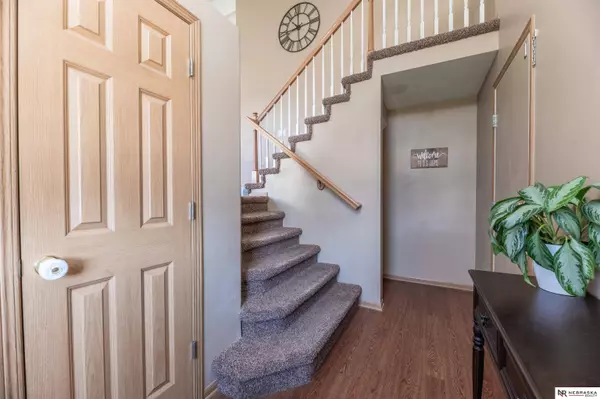 6463 N 113th Circle, Omaha, NE 68164