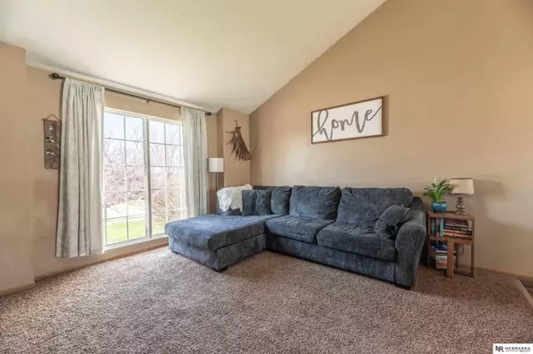 6463 N 113th Circle, Omaha, NE 68164