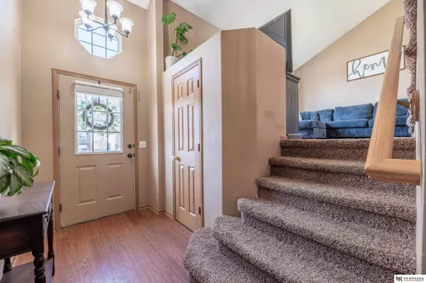 6463 N 113th Circle, Omaha, NE 68164