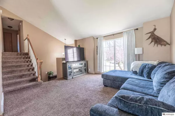 6463 N 113th Circle, Omaha, NE 68164