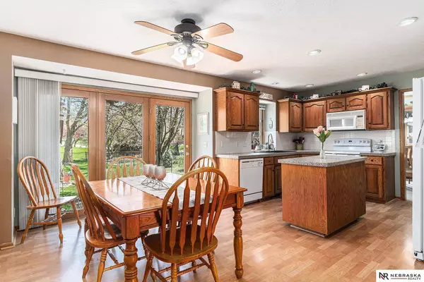 2215 N 153rd Avenue, Omaha, NE 68116