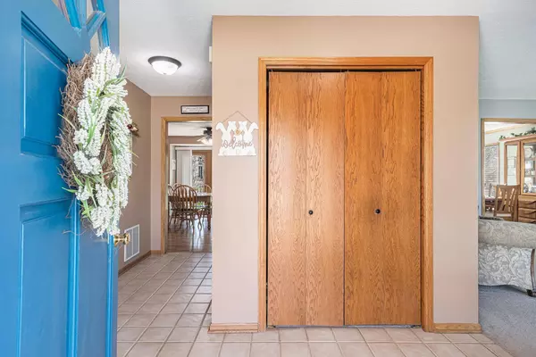 2215 N 153rd Avenue, Omaha, NE 68116