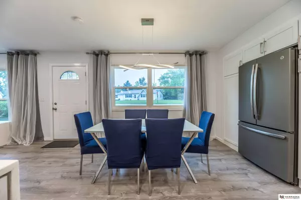 9008 Lamont Street, Omaha, NE 68124