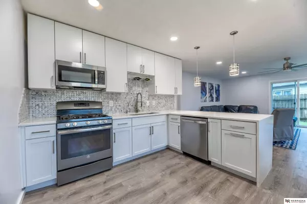 9008 Lamont Street, Omaha, NE 68124