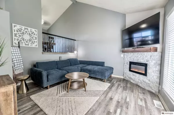 13913 Springview Drive, Papillion, NE 68133