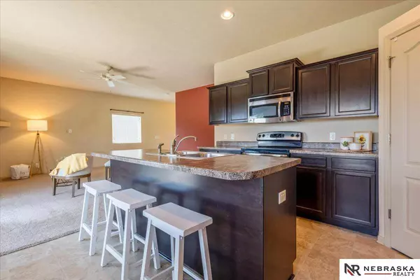 16403 Browne Street, Omaha, NE 68116