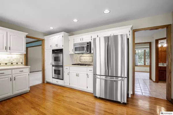 12941 Eagle Run Drive, Omaha, NE 68164