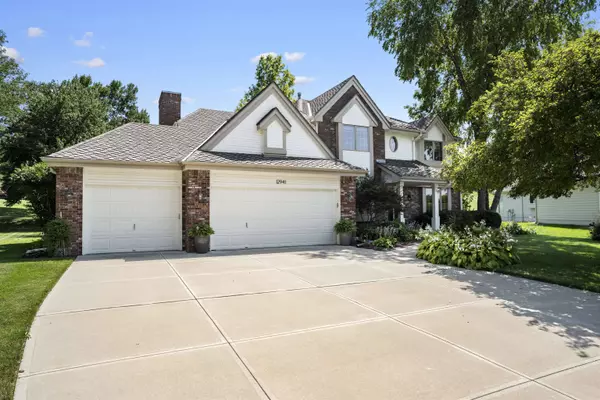 12941 Eagle Run Drive, Omaha, NE 68164