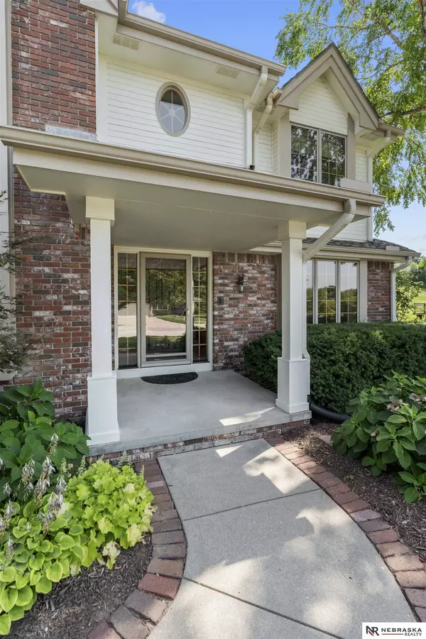 12941 Eagle Run Drive, Omaha, NE 68164