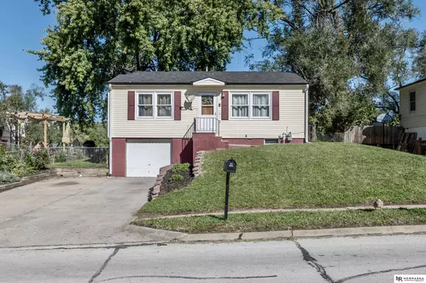 2402 Emiline Street, Bellevue, NE 68147