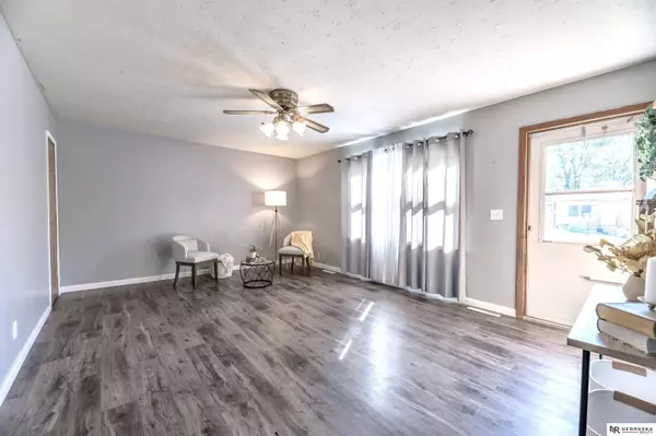 2402 Emiline Street, Bellevue, NE 68147