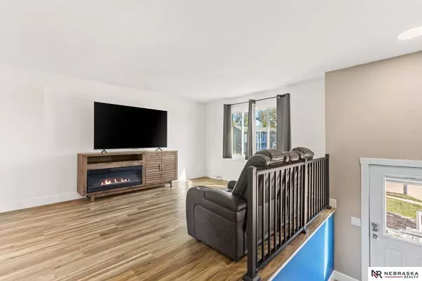 4210 N 130th Circle, Omaha, NE 68164