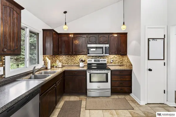 2739 N 127th ST, Omaha, NE 68164