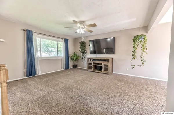 8513 S 47th ST, Omaha, NE 68157