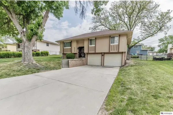 8513 S 47th ST, Omaha, NE 68157