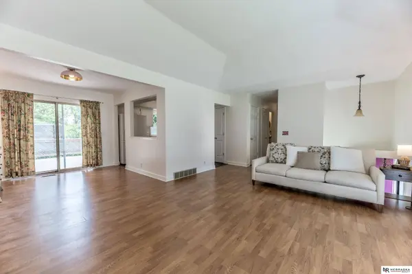 12957 Miami CIR, Omaha, NE 68164