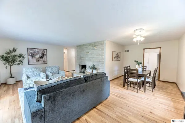 1806 Sherry DR, Bellevue, NE 68005