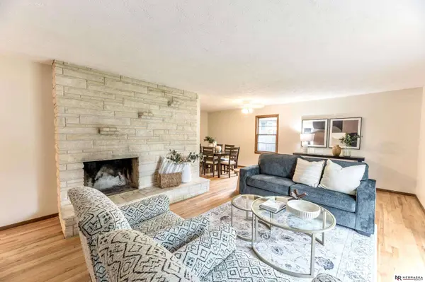 1806 Sherry DR, Bellevue, NE 68005