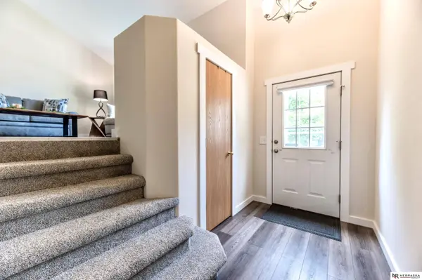 1113 Contestoga RD, Papillion, NE 68046