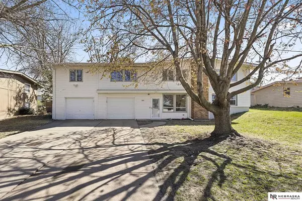 8203 Meredith Avenue, Omaha, NE 68134