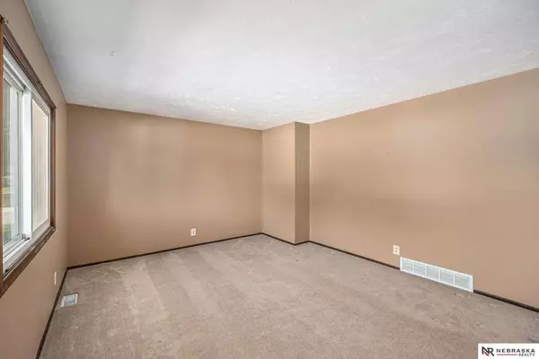 7311 Elizabeth Street, La Vista, NE 68128