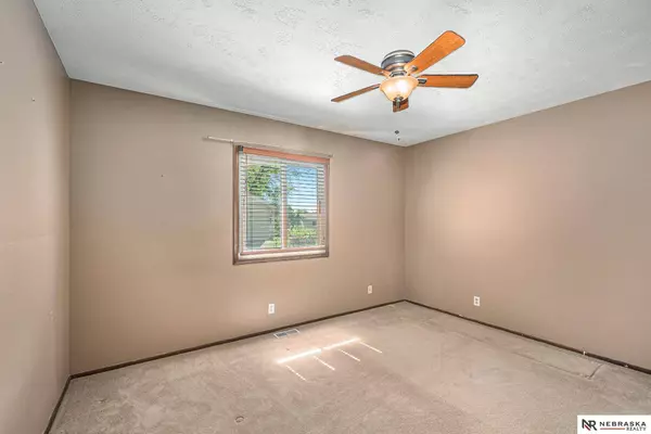 7311 Elizabeth Street, La Vista, NE 68128