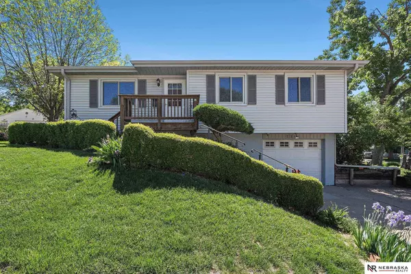 7311 Elizabeth Street, La Vista, NE 68128