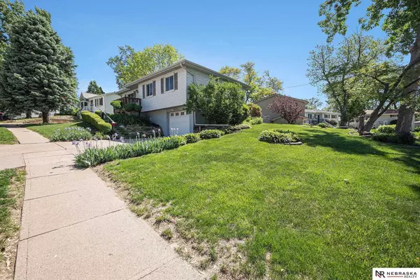 7311 Elizabeth Street, La Vista, NE 68128