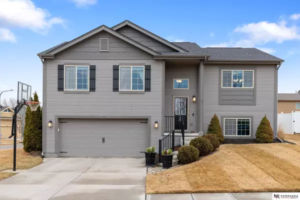 16428 Redman Avenue, Omaha, NE 68116