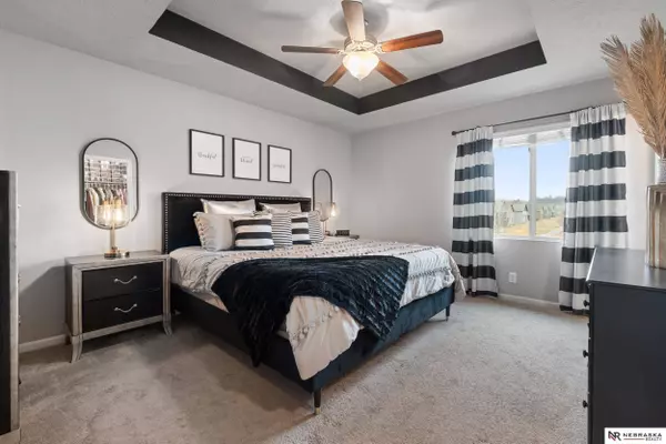 16428 Redman Avenue, Omaha, NE 68116