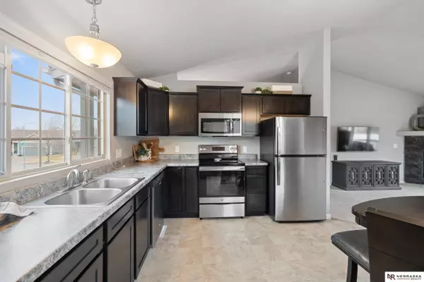 16428 Redman Avenue, Omaha, NE 68116