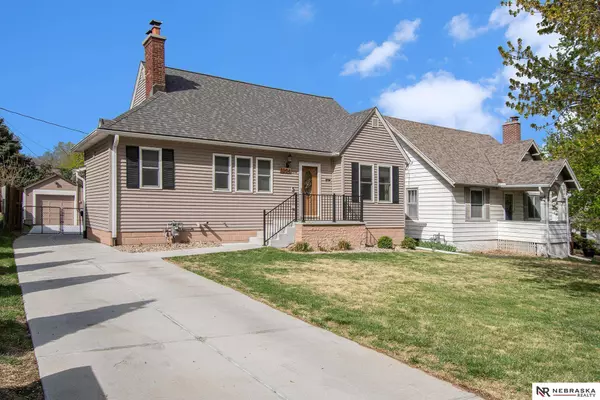 1306 S 46th Street, Omaha, NE 68106