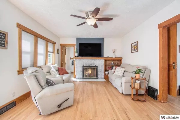 1306 S 46th Street, Omaha, NE 68106