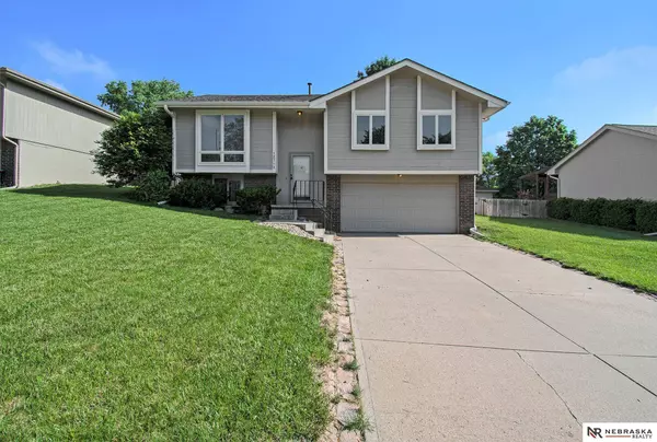 12712 Hartman Avenue, Omaha, NE 68164