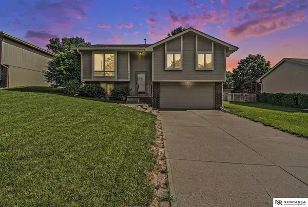 12712 Hartman Avenue, Omaha, NE 68164